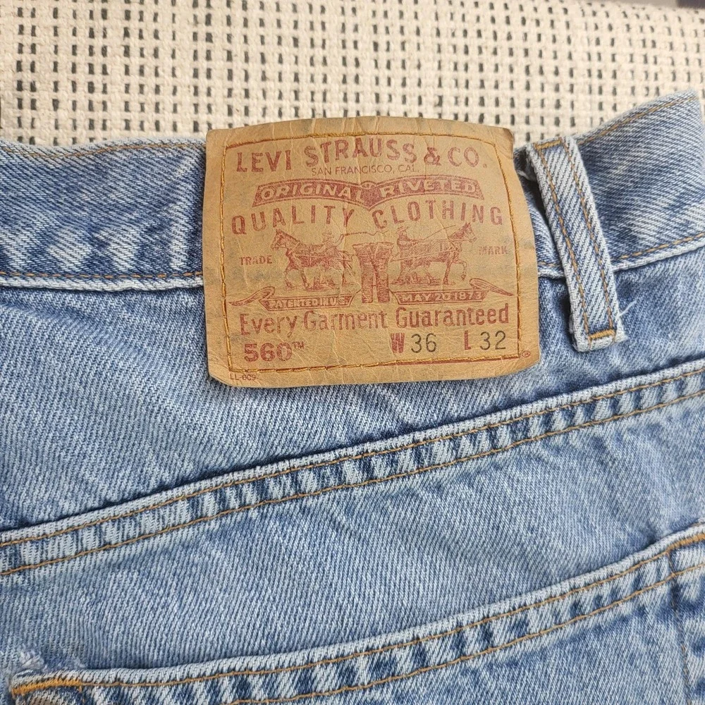Levis 560 Jeans‎ Mens 36x32 Light Wash Blue Denim Relaxed Tapered Leg Fit